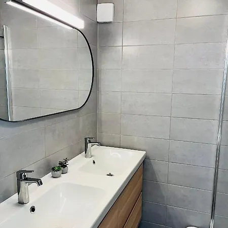 Duinpark62: Gezellig 3 Slaapkamer-appartement Inclusief Garage *